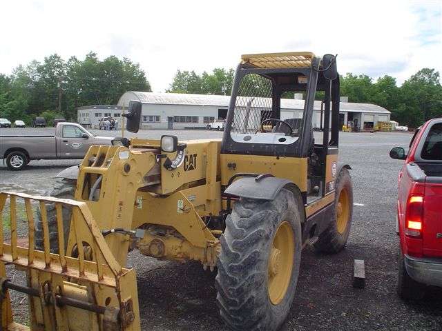 Montacargas Caterpillar TH62  de segunda mano a la venta Ref.: 1149546385916912 No. 3