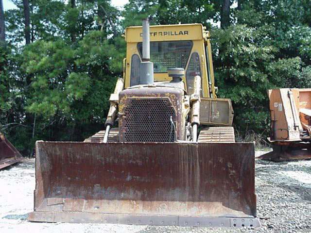 Dozers/tracks Caterpillar D6D