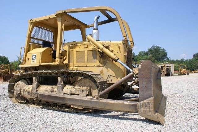 Dozers/tracks Caterpillar D6D