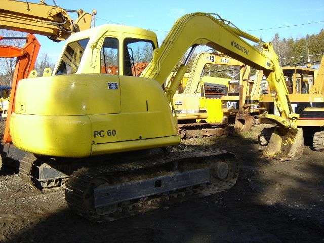 Excavadoras Hidraulicas Komatsu PC60  usada a buen precio Ref.: 1219784229334331 No. 2