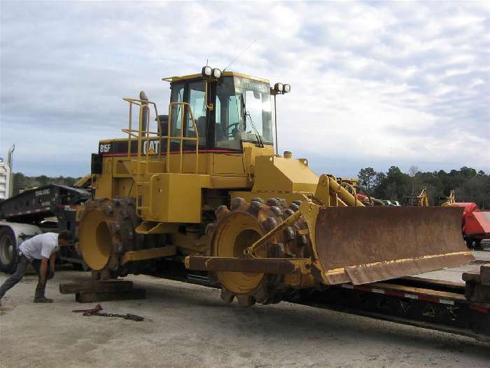 Compactadoras Suelos Y Rellenos Caterpillar 815F  de segunda mano Ref.: 1236800725537413 No. 2