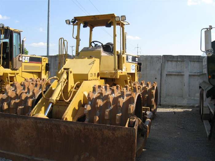 Compactadoras Suelos Y Rellenos Caterpillar 815F