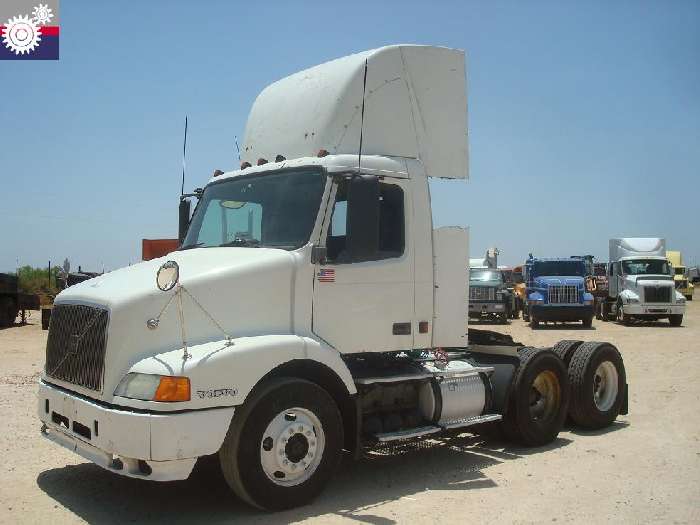 Tractocamion Volvo VNM64T