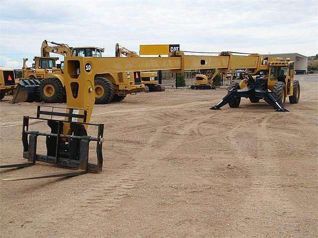 Telehandler Caterpillar TL1055