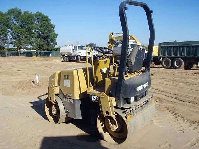 Compactadora De Doble Rodillo Caterpillar CB-224D  importada en b Ref.: 1286302763609341 No. 2