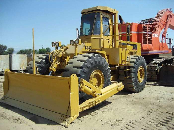 Tractores Sobre Ruedas Caterpillar 824C  seminueva en venta Ref.: 1286336005626958 No. 2