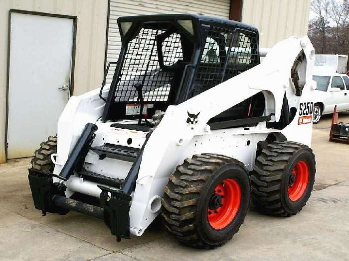 Minicargadores Bobcat S250  de segunda mano a la venta Ref.: 1291158775076449 No. 3