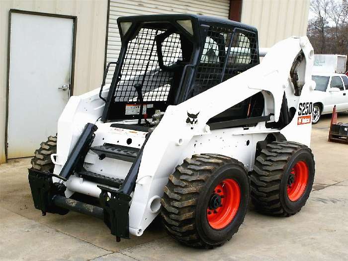 Minicargadores Bobcat S250  de medio uso en venta Ref.: 1291159636470555 No. 2