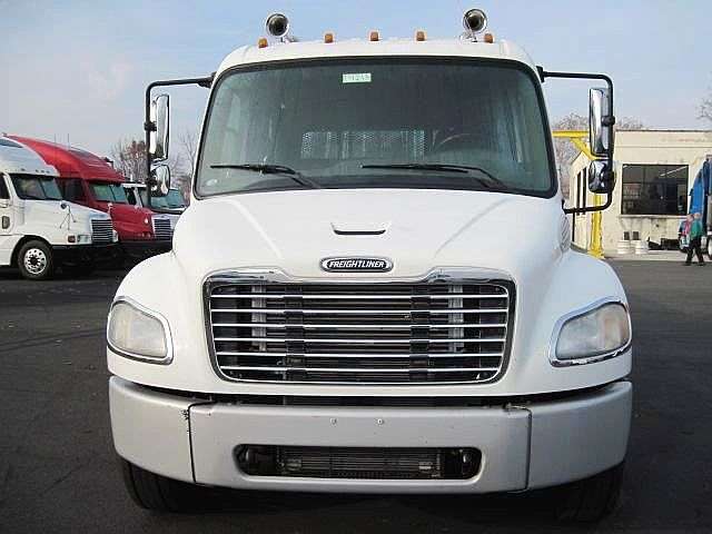 Tractocamion Freightliner BUSINESS CLASS M2106  importada en buen Ref.: 1292028332692961 No. 4