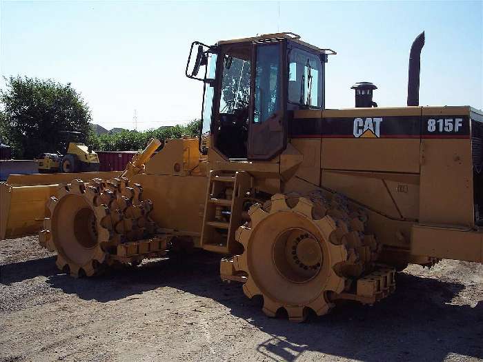 Compactadoras Suelos Y Rellenos Caterpillar 815F