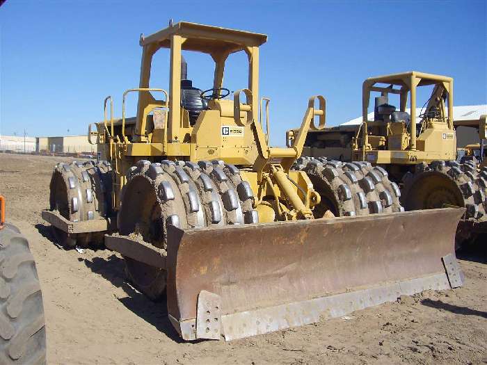 Compactadoras Suelos Y Rellenos Caterpillar 825B