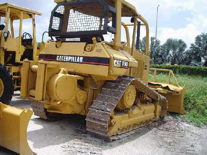 Tractores Sobre Orugas Caterpillar D5M  en optimas condiciones Ref.: 1305303673253279 No. 4