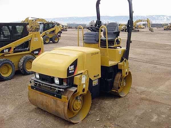 Vibratory Compactors Caterpillar CB-224E