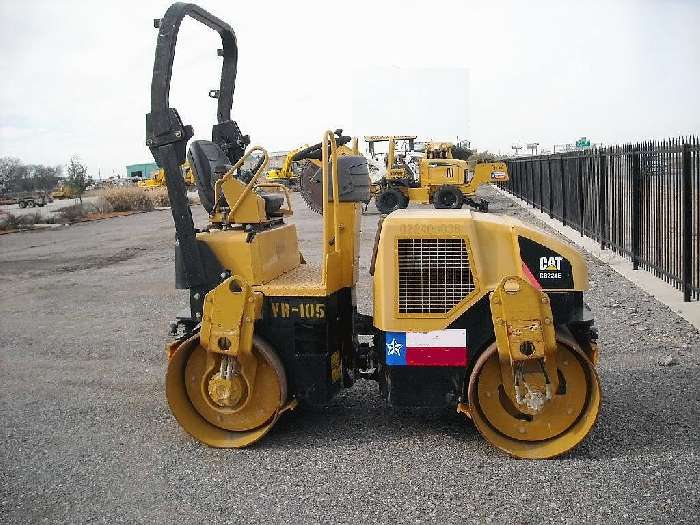 Compactadora Vibratoria Caterpillar CB-224E  usada a la venta Ref.: 1307567431658343 No. 4