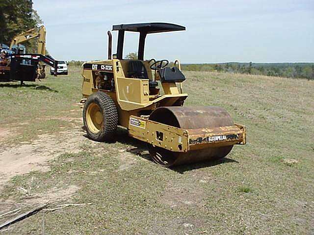 Compactadora Vibratoria Caterpillar CS-323 C  en venta Ref.: 1308182590672718 No. 4