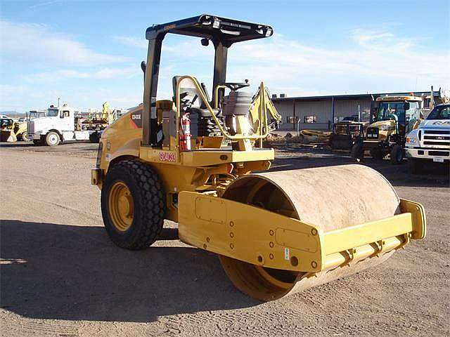 Compactadoras Suelos Y Rellenos Caterpillar CS-433E  usada a buen Ref.: 1308425784233437 No. 2