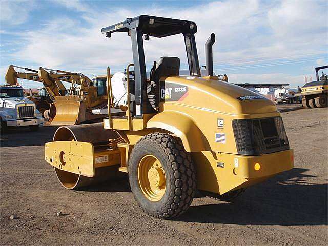 Compactadoras Suelos Y Rellenos Caterpillar CS-433E  usada a buen Ref.: 1308425784233437 No. 4