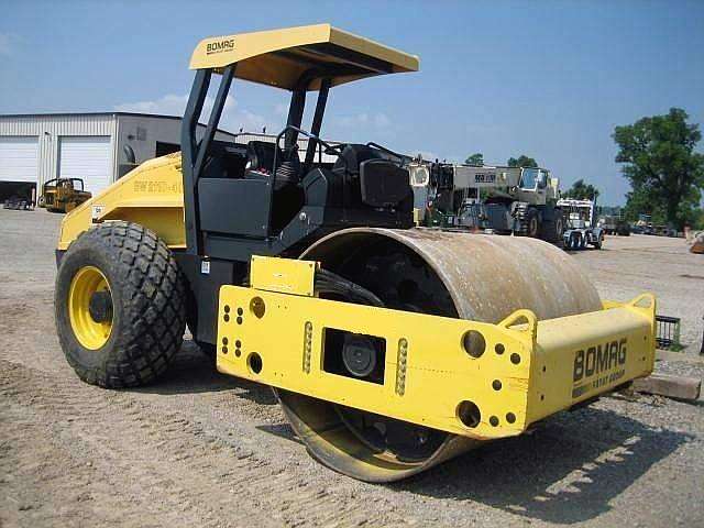 Compactadora Vibratoria Bomag BW210PD-6  usada Ref.: 1311441185080410 No. 4