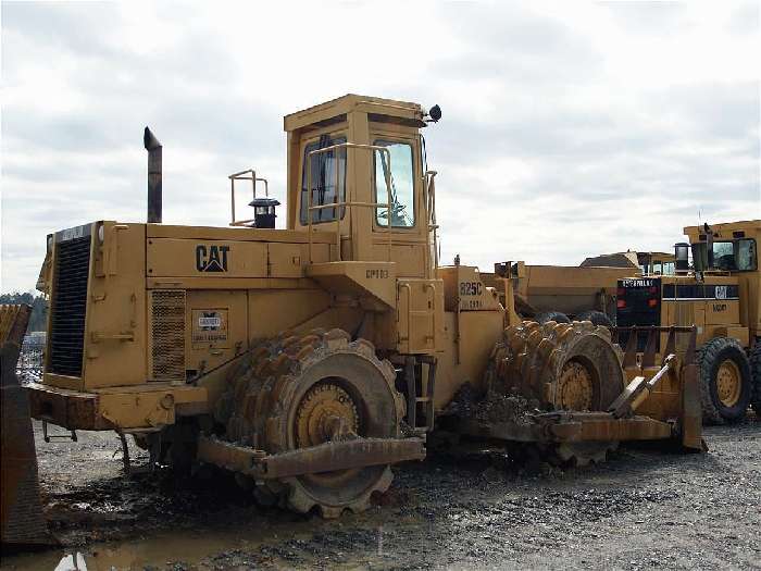 Compactadoras Suelos Y Rellenos Caterpillar 825C