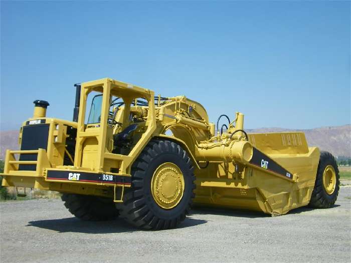 Screpers Caterpillar 651B