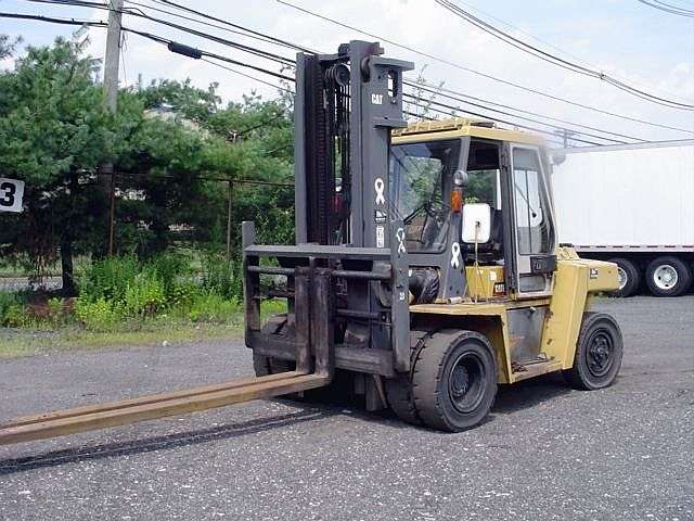 Freightelevator Caterpillar DP70