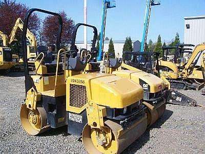 Compactadora Vibratoria Caterpillar CB-224E  seminueva en venta Ref.: 1325110811581327 No. 2