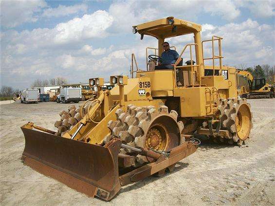 Compactadoras Suelos Y Rellenos Caterpillar 815B