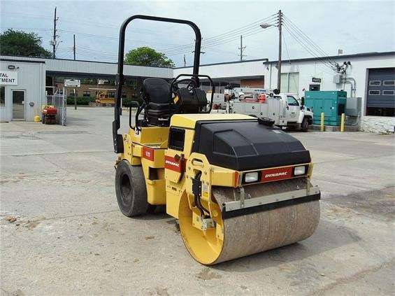 Compactadora Vibratoria Dynapac CC142C  usada Ref.: 1334704440037962 No. 2