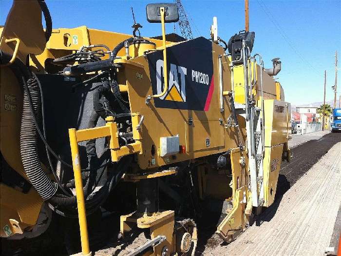 Recycles Caterpillar PM-200