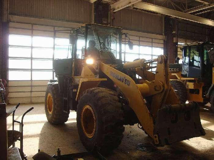 Cargadoras Sobre Ruedas Komatsu WA250  seminueva en venta Ref.: 1337186752595381 No. 3