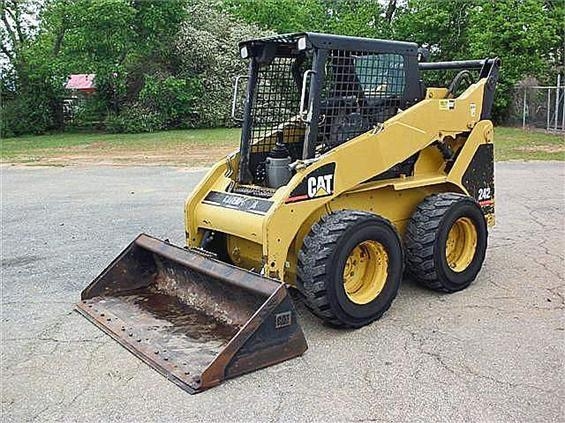 Miniloaders Caterpillar 242B