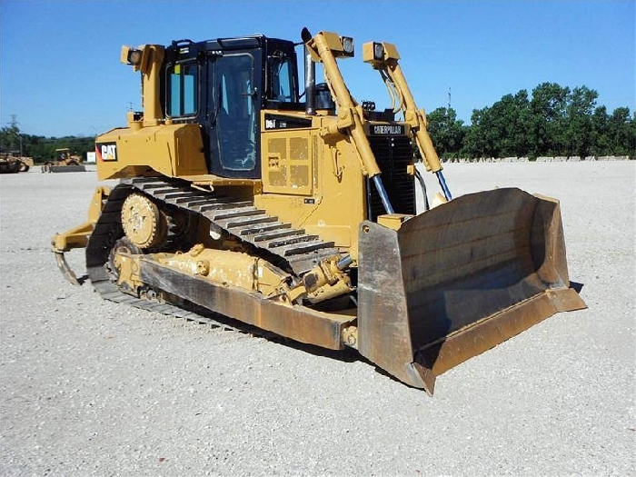 Tractores Sobre Orugas Caterpillar D6T  en venta Ref.: 1350077009536314 No. 2