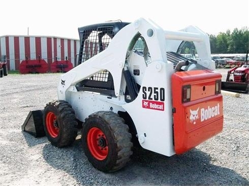 Minicargadores Bobcat S250  importada a bajo costo Ref.: 1350408860474688 No. 2