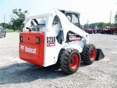 Minicargadores Bobcat S250  importada a bajo costo Ref.: 1350408860474688 No. 3