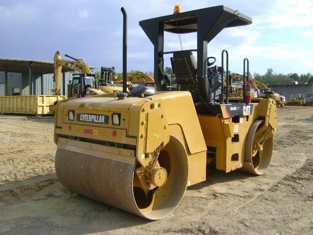 Compactadora Vibratoria Caterpillar CB-434D