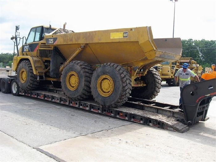 Camiones De Carga Caterpillar 725