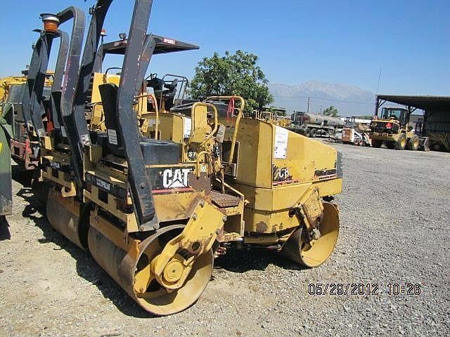 Compactadora Vibratoria Caterpillar CB-214C  de segunda mano a la Ref.: 1351029738980012 No. 2