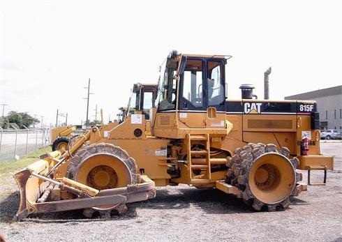 Compactadoras Suelos Y Rellenos Caterpillar 815F  usada en buen e Ref.: 1351542309998676 No. 2