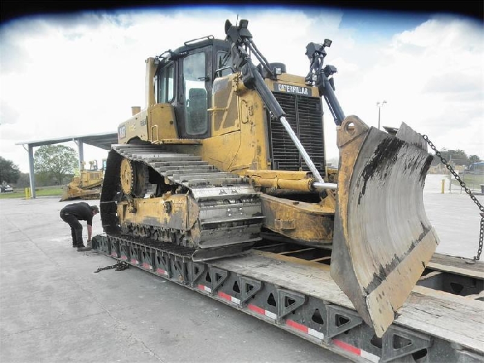 Dozers/tracks Caterpillar D6T