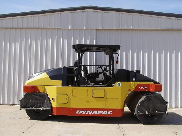 Compactadora Con Llantas Dynapac CP274