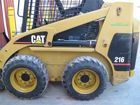 Minicargadores Caterpillar 216  en venta Ref.: 1358784923139243 No. 4