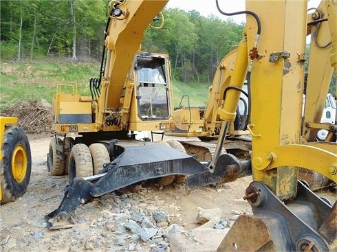 Excavadora Sobre Ruedas Caterpillar 214B  de medio uso en venta Ref.: 1360351279356008 No. 2