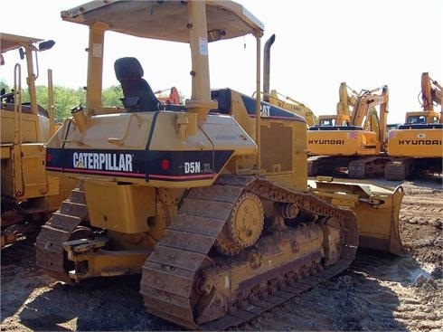 Tractores Sobre Orugas Caterpillar D5N  en venta, usada Ref.: 1361921122388061 No. 3