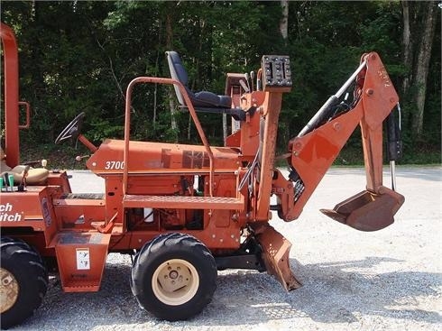 Zanjadora Ditch Witch 3700