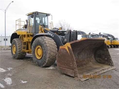 Cargadoras Sobre Ruedas Deere 844J  de segunda mano a la venta Ref.: 1363814967658792 No. 2