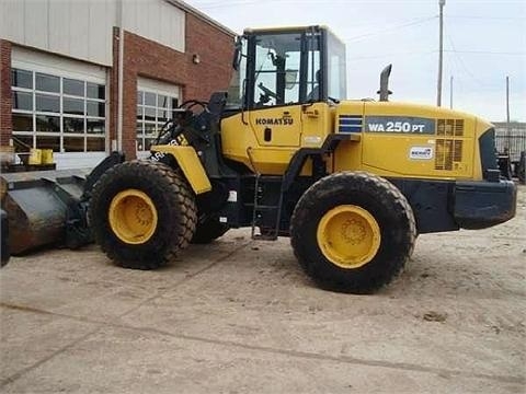 Cargadoras Sobre Ruedas Komatsu WA200