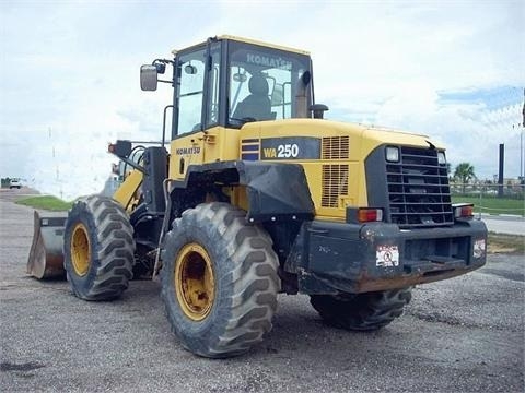 Cargadoras Sobre Ruedas Komatsu WA250  de medio uso en venta Ref.: 1368299393888113 No. 3