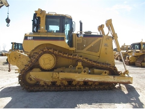 Dozers/tracks Caterpillar D8T