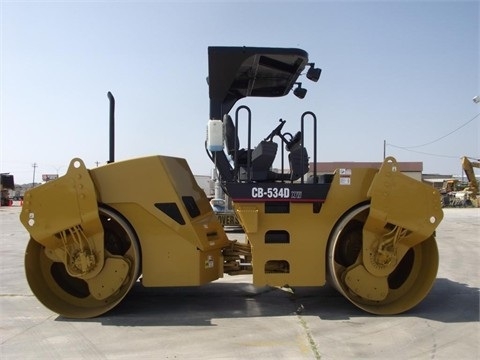 Compactadora Vibratoria Caterpillar CB-534D