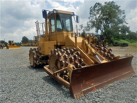 Compactadoras Suelos Y Rellenos Caterpillar 815B